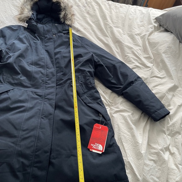 The North Face Women's Navy winter Jacket - Picture 2 of 13